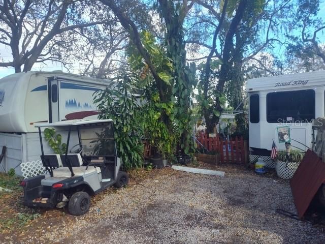 На продажу: $35,000 (0.04 acres)