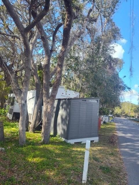 На продажу: $35,000 (0.04 acres)