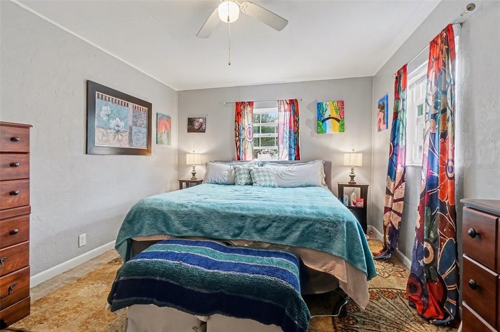 Active With Contract: $340,000 (3 beds, 2 baths, 1257 Square Feet)