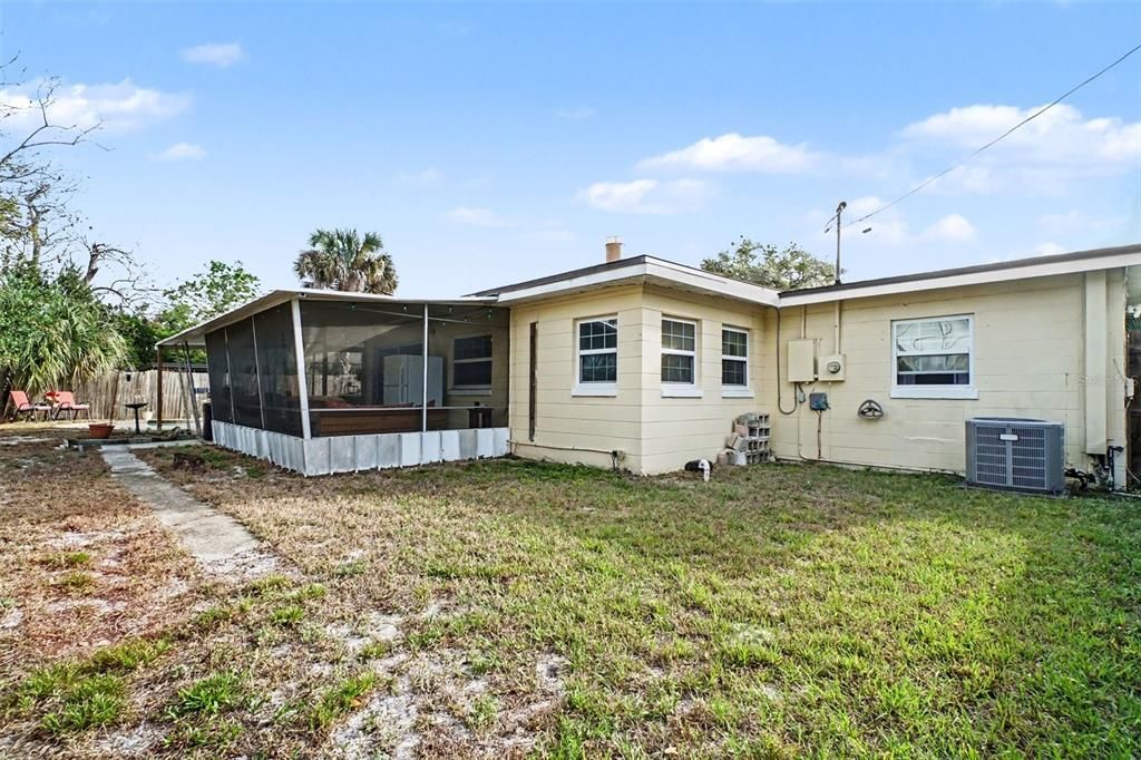 Active With Contract: $340,000 (3 beds, 2 baths, 1257 Square Feet)