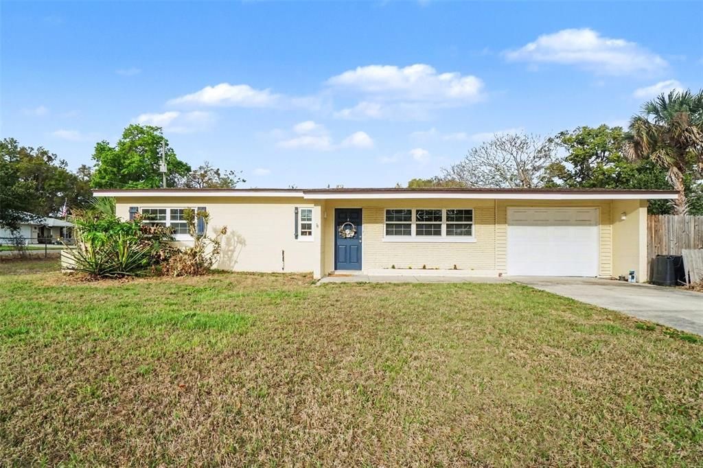 Active With Contract: $340,000 (3 beds, 2 baths, 1257 Square Feet)