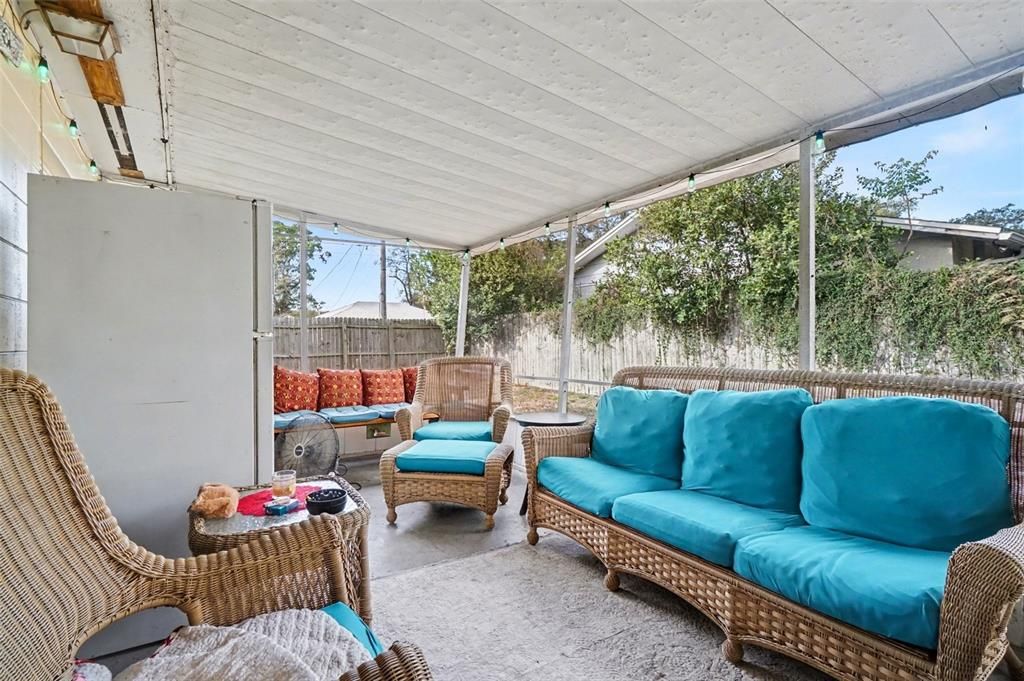 Active With Contract: $340,000 (3 beds, 2 baths, 1257 Square Feet)
