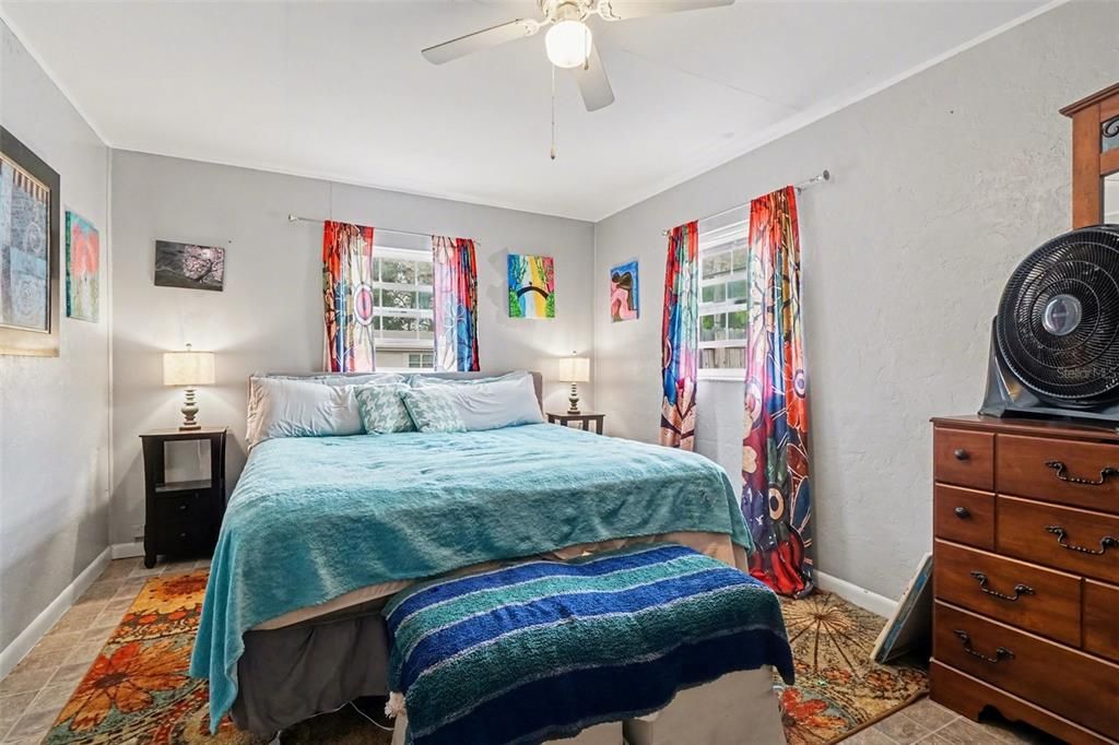 Active With Contract: $340,000 (3 beds, 2 baths, 1257 Square Feet)