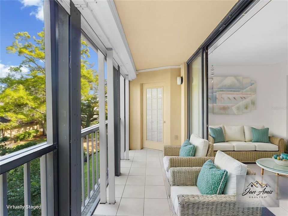 For Sale: $204,900 (2 beds, 2 baths, 1250 Square Feet)