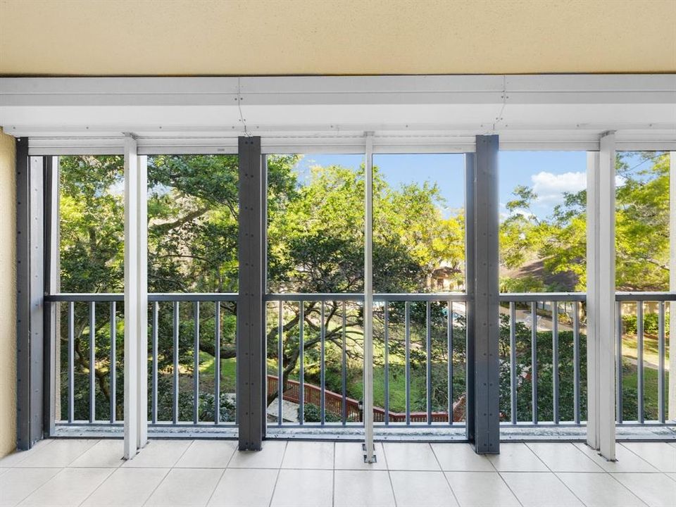 For Sale: $204,900 (2 beds, 2 baths, 1250 Square Feet)