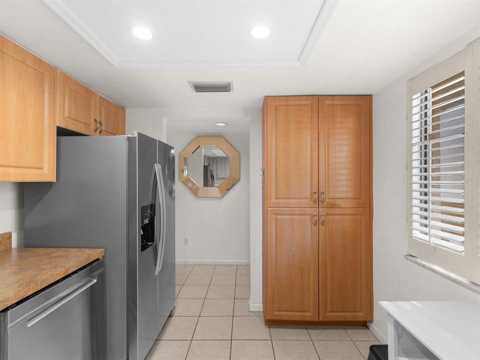 For Sale: $204,900 (2 beds, 2 baths, 1250 Square Feet)