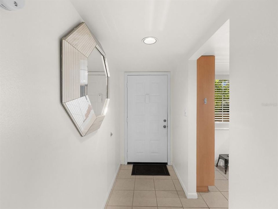 For Sale: $204,900 (2 beds, 2 baths, 1250 Square Feet)