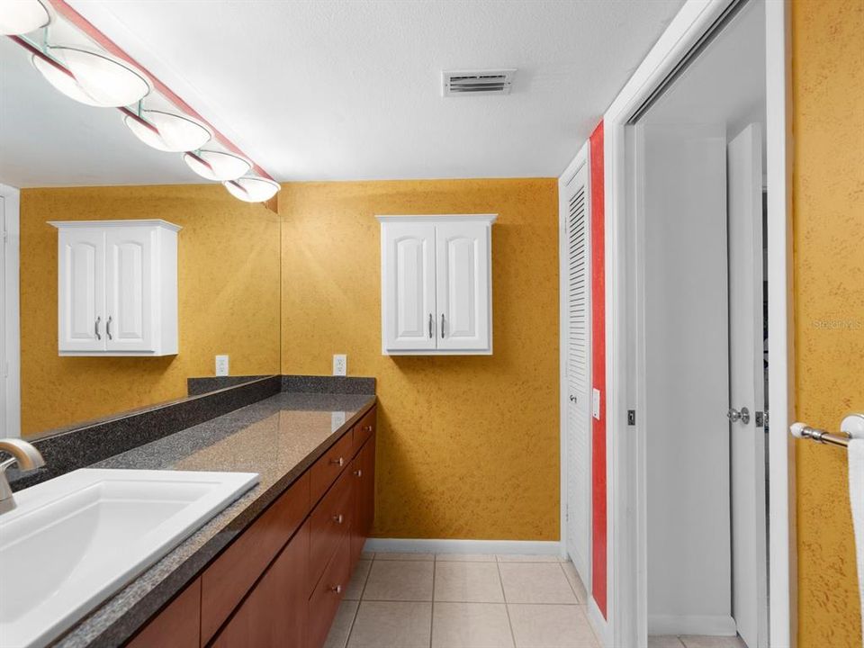 For Sale: $204,900 (2 beds, 2 baths, 1250 Square Feet)
