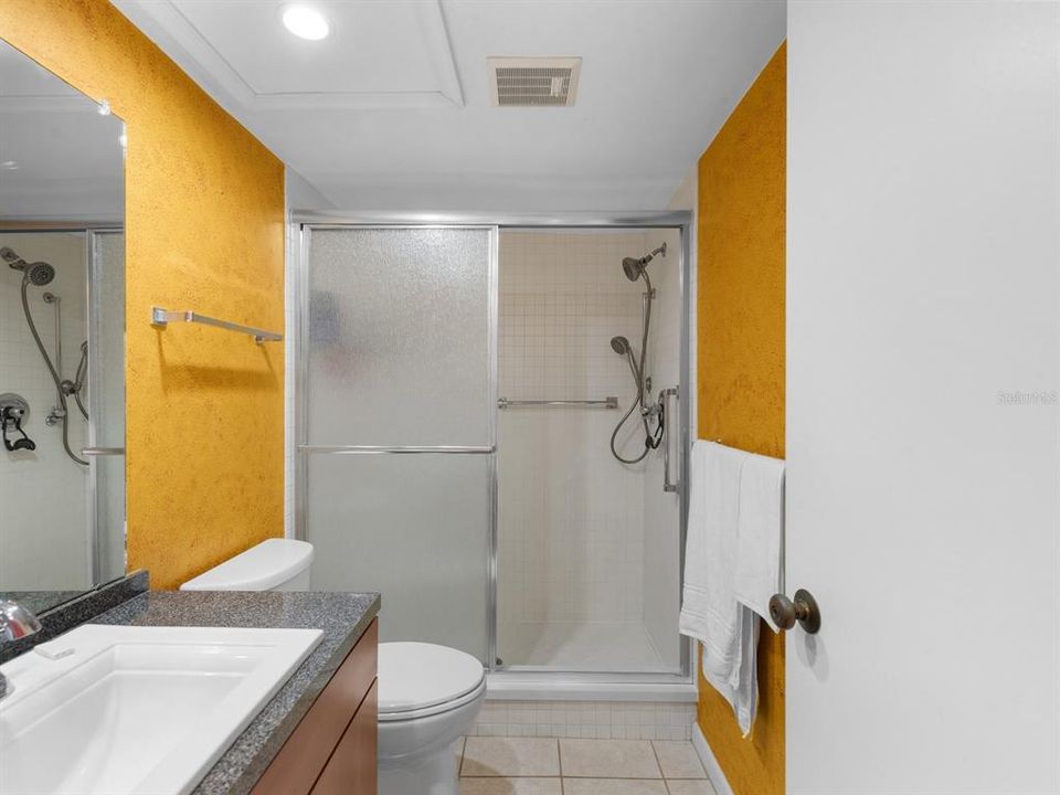 For Sale: $204,900 (2 beds, 2 baths, 1250 Square Feet)