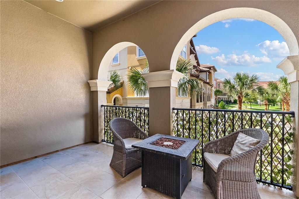 En Venta: $420,000 (4 camas, 3 baños, 2014 Pies cuadrados)