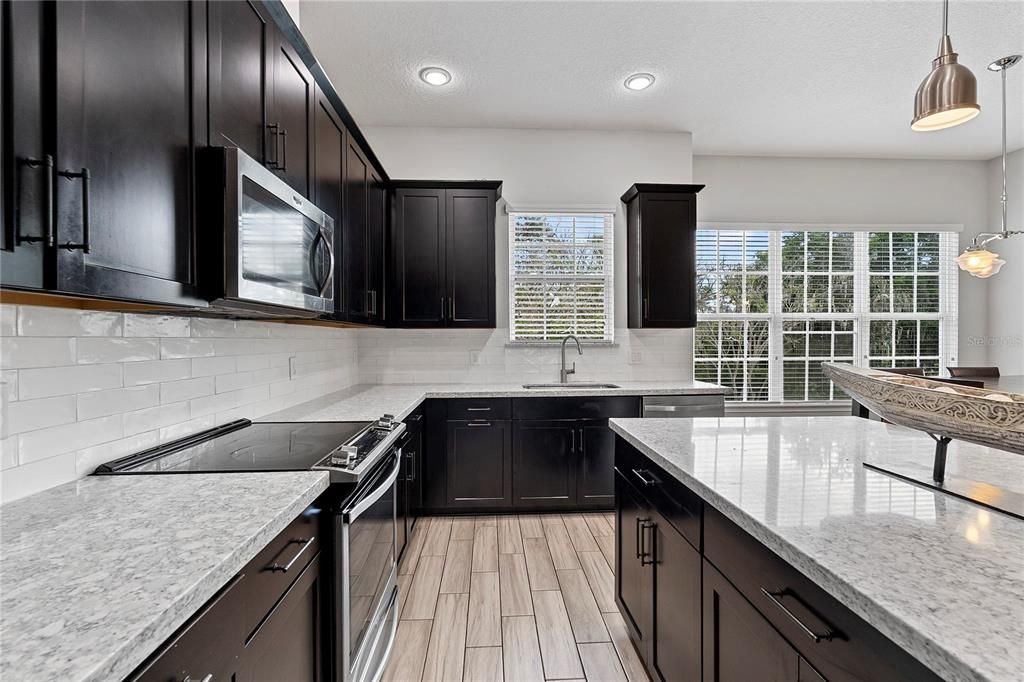 En Venta: $420,000 (4 camas, 3 baños, 2014 Pies cuadrados)