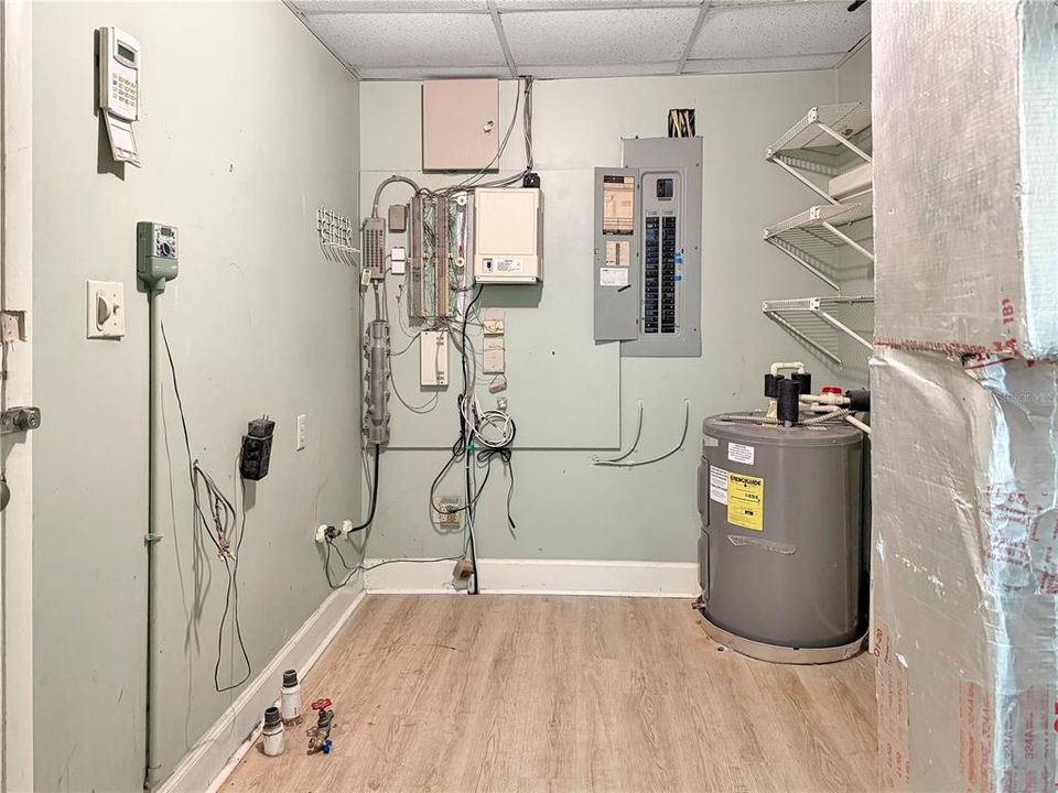 待售: $379,000 (0 贝兹, 0 浴室, 1840 平方英尺)