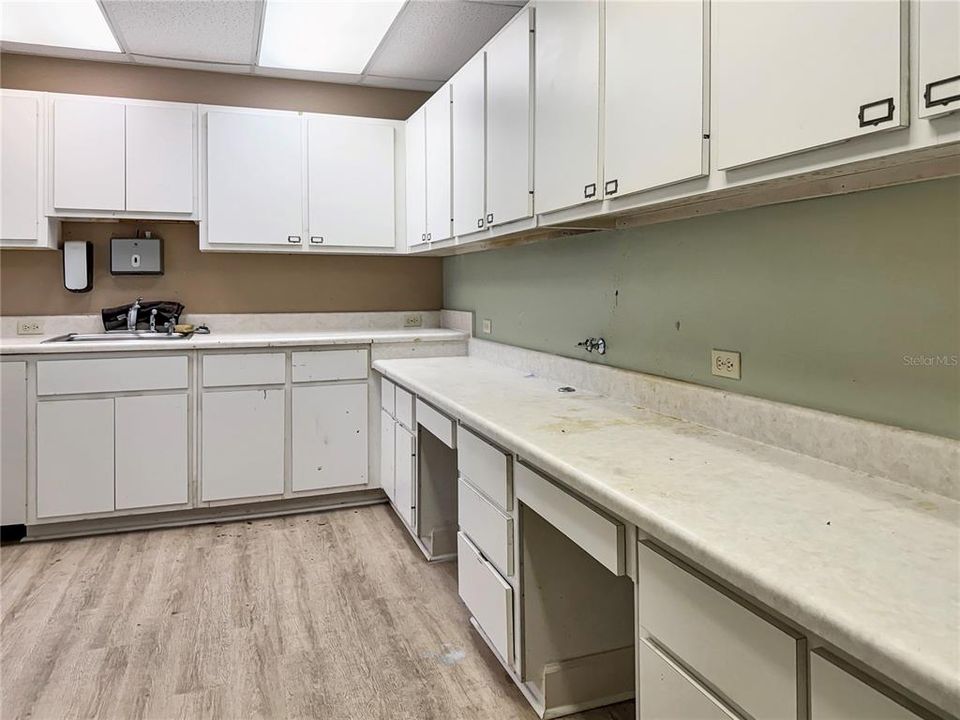 待售: $379,000 (0 贝兹, 0 浴室, 1840 平方英尺)