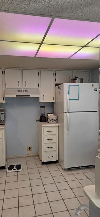На продажу: $119,500 (2 спален, 2 ванн, 1029 Квадратных фут)