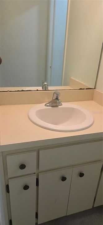 На продажу: $119,500 (2 спален, 2 ванн, 1029 Квадратных фут)