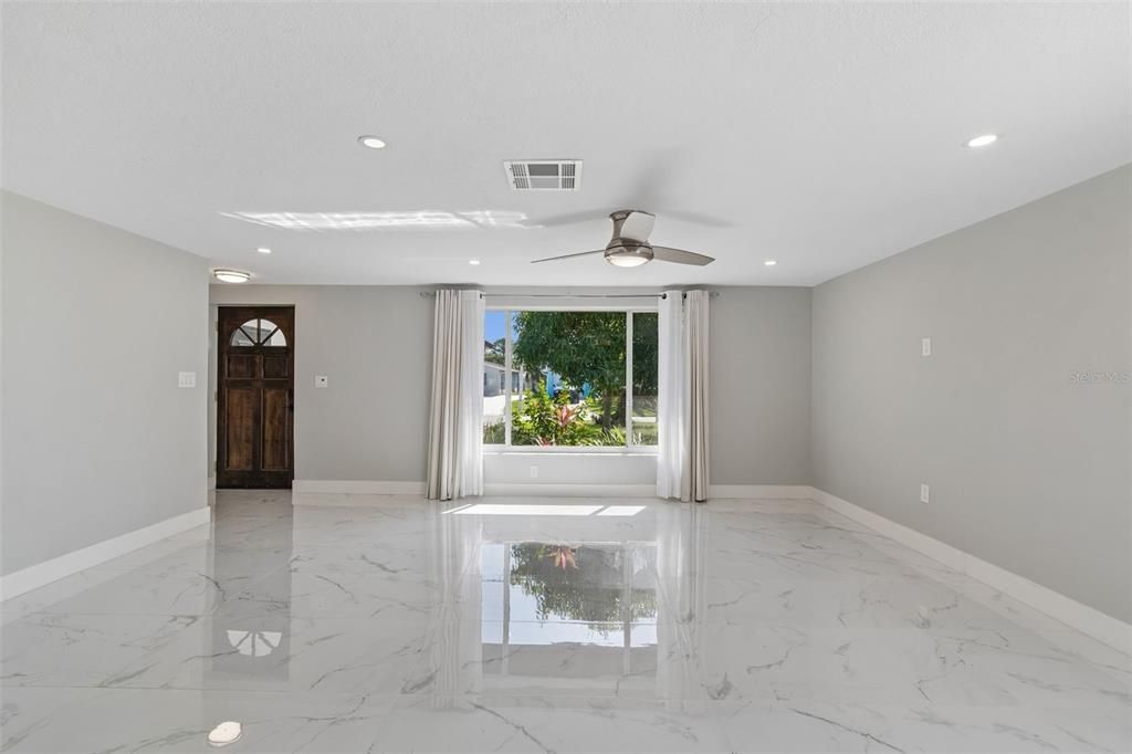 En Venta: $429,000 (2 camas, 2 baños, 1116 Pies cuadrados)