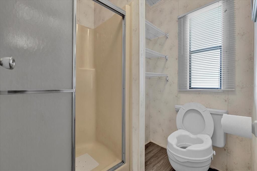 На продажу: $94,900 (2 спален, 2 ванн, 1144 Квадратных фут)