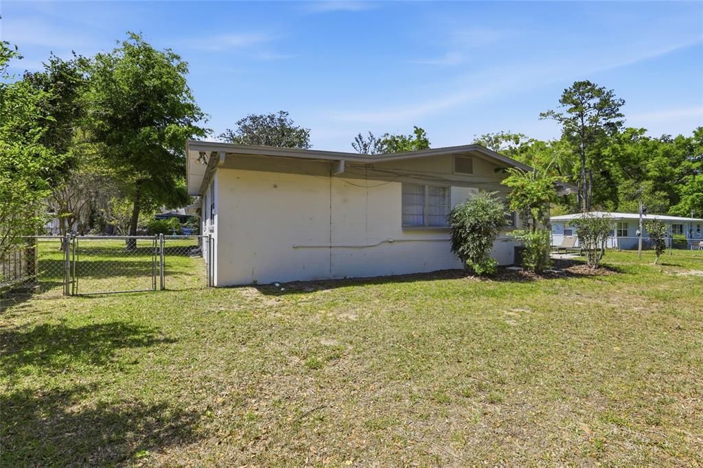 For Sale: $649,900 (4 beds, 4 baths, 2407 Square Feet)