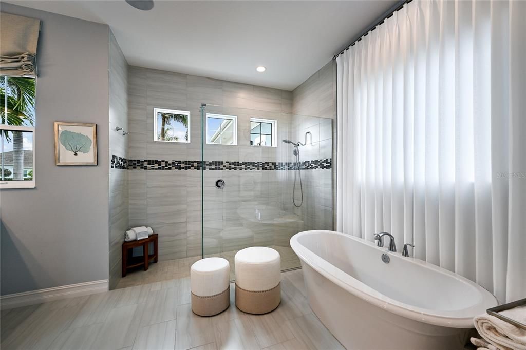 For Sale: $2,985,000 (5 beds, 5 baths, 3734 Square Feet)