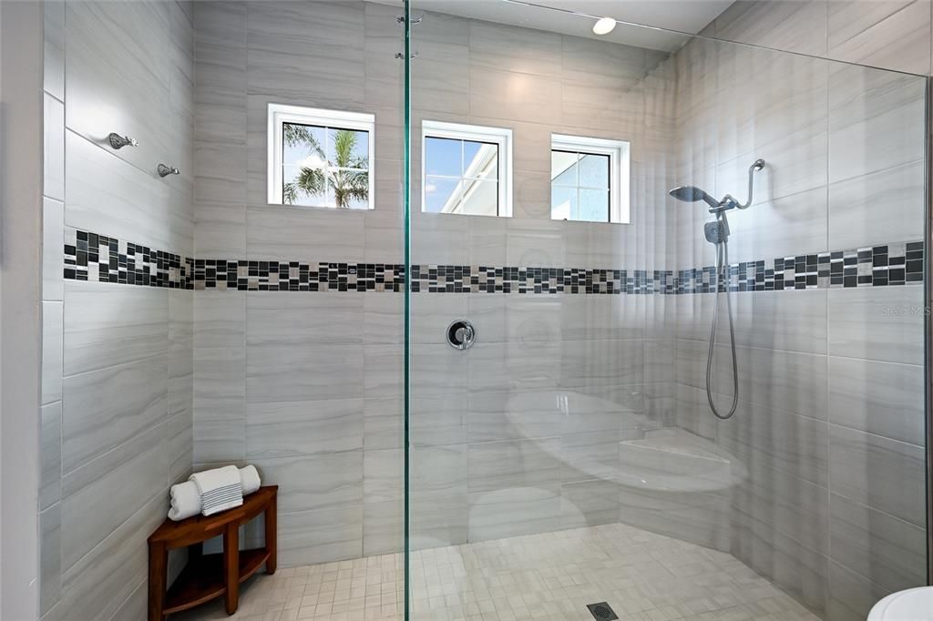 For Sale: $2,985,000 (5 beds, 5 baths, 3734 Square Feet)