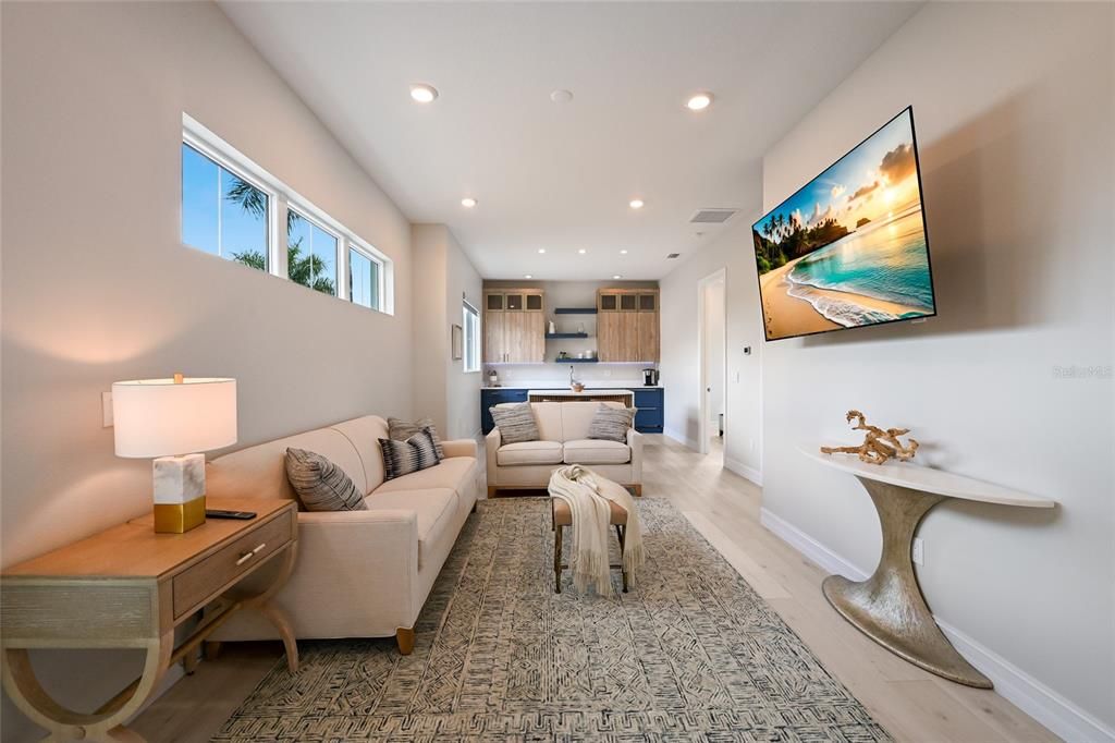 For Sale: $2,985,000 (5 beds, 5 baths, 3734 Square Feet)