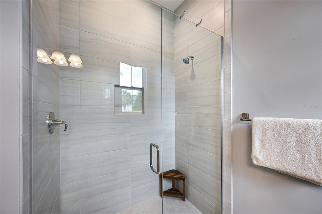 For Sale: $2,985,000 (5 beds, 5 baths, 3734 Square Feet)