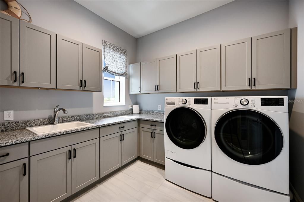 For Sale: $2,985,000 (5 beds, 5 baths, 3734 Square Feet)