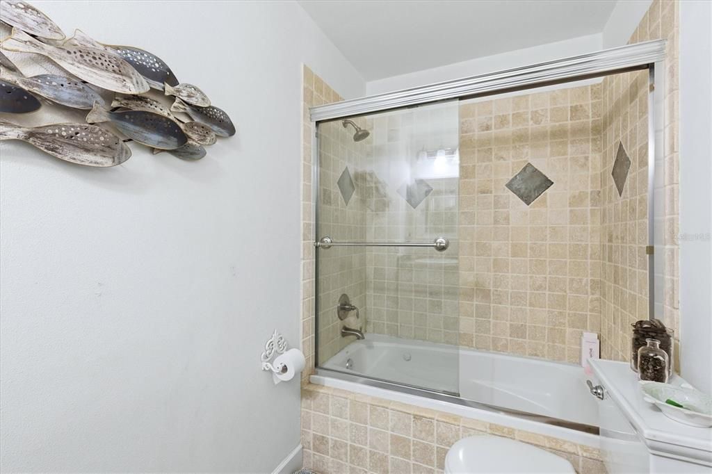For Sale: $849,000 (2 beds, 2 baths, 1088 Square Feet)