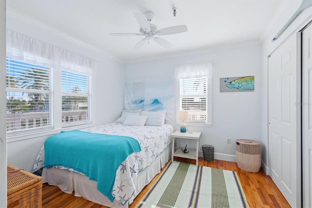 For Sale: $849,000 (2 beds, 2 baths, 1088 Square Feet)