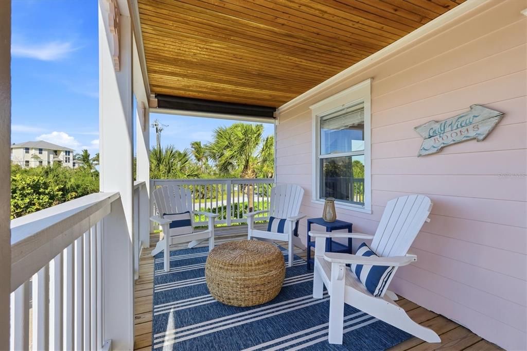 For Sale: $849,000 (2 beds, 2 baths, 1088 Square Feet)