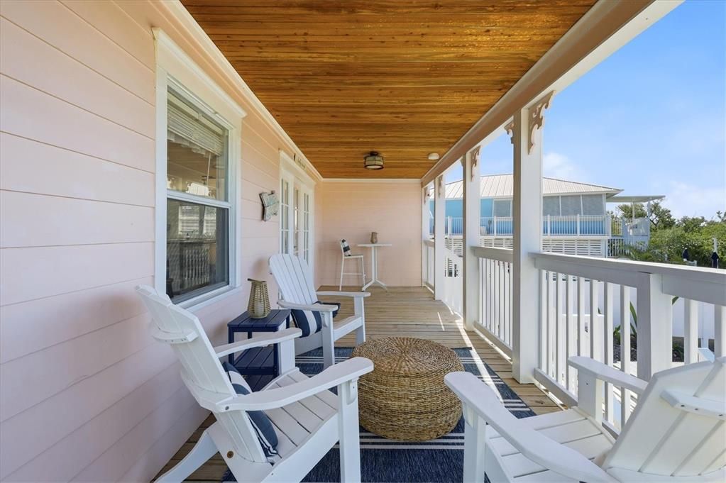 For Sale: $849,000 (2 beds, 2 baths, 1088 Square Feet)