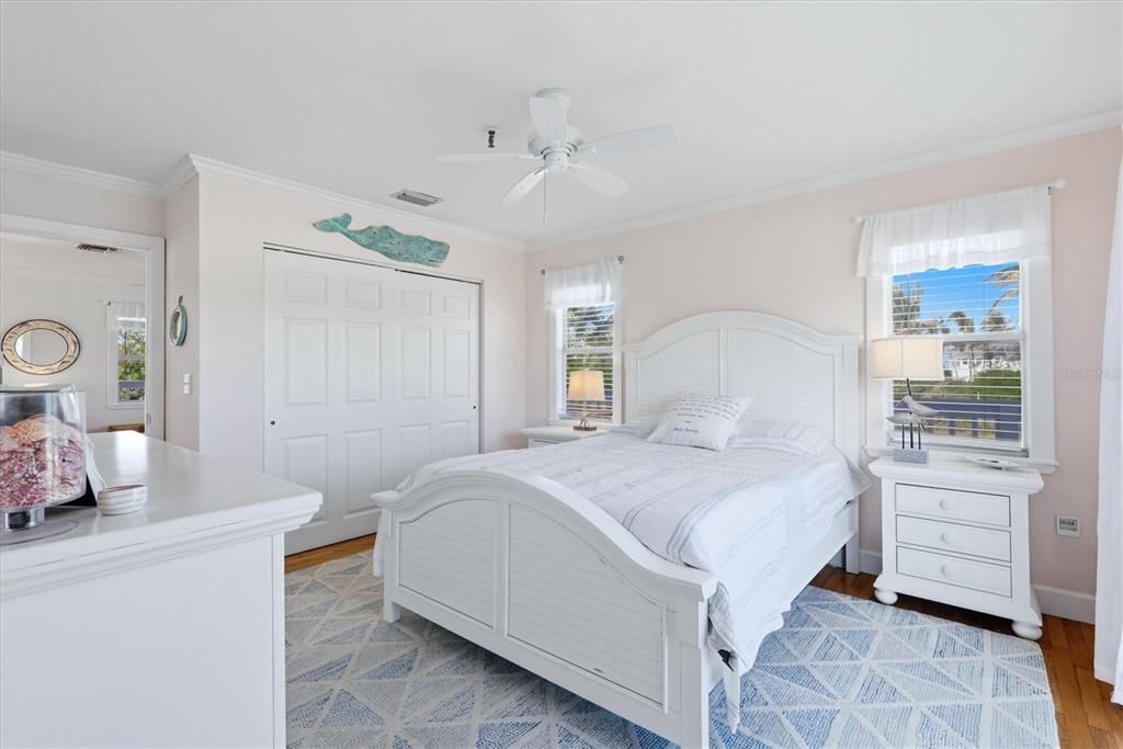 For Sale: $849,000 (2 beds, 2 baths, 1088 Square Feet)
