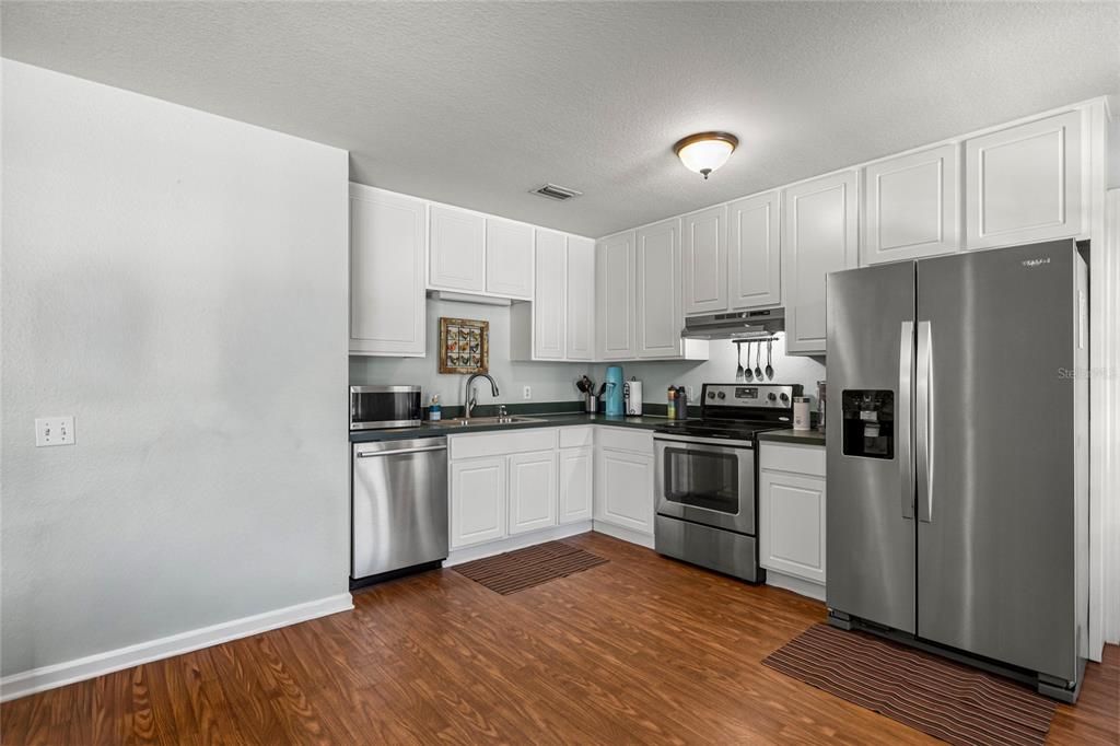 For Sale: $1,150,000 (3 beds, 2 baths, 1564 Square Feet)