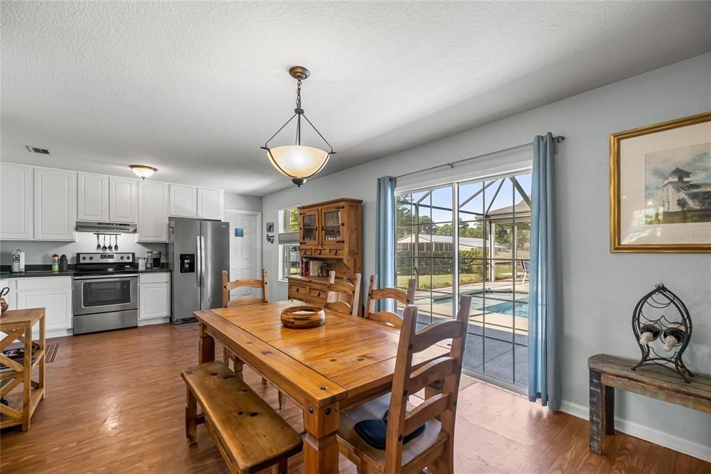 For Sale: $1,150,000 (3 beds, 2 baths, 1564 Square Feet)