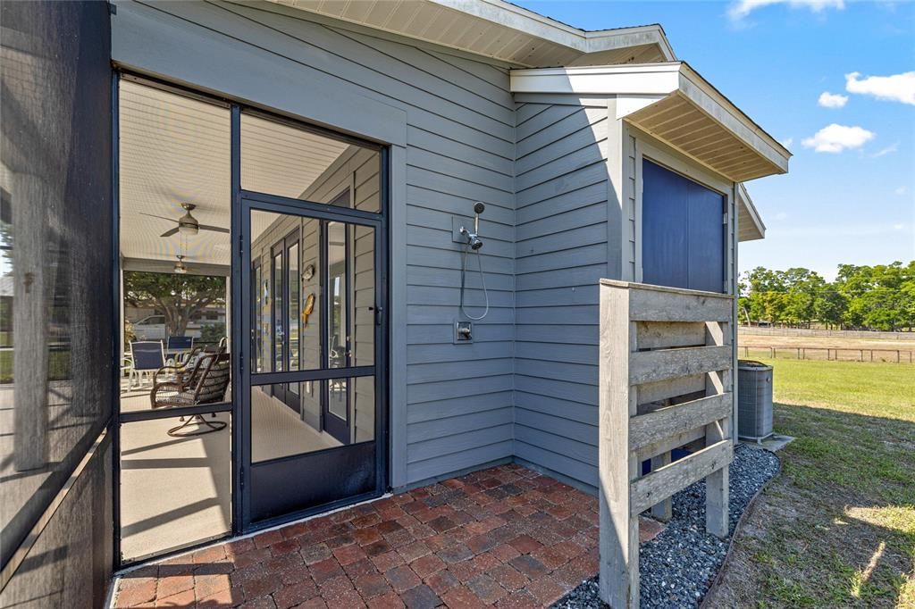 For Sale: $1,150,000 (3 beds, 2 baths, 1564 Square Feet)