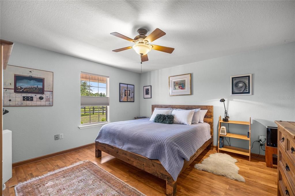 For Sale: $1,150,000 (3 beds, 2 baths, 1564 Square Feet)