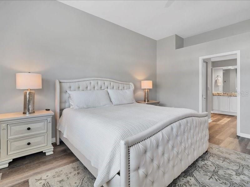 For Rent: $4,200 (2 beds, 2 baths, 1215 Square Feet)