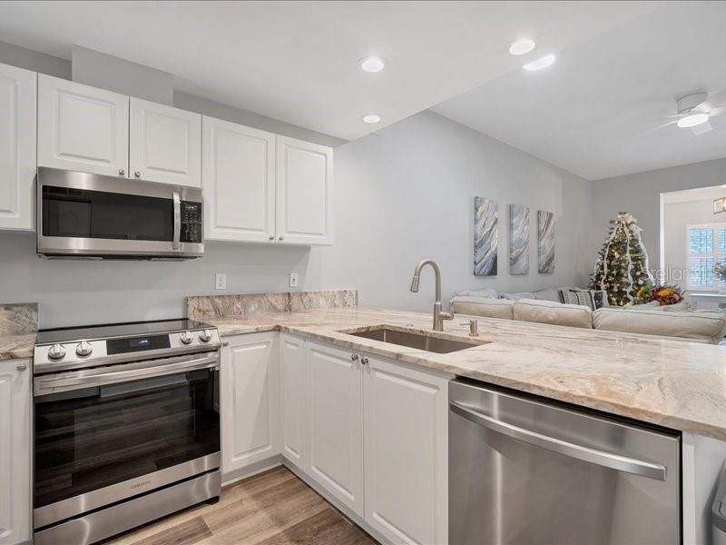 For Rent: $4,200 (2 beds, 2 baths, 1215 Square Feet)