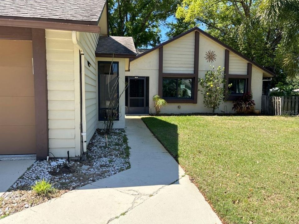 Vendido Recientemente: $247,500 (2 camas, 2 baños, 1129 Pies cuadrados)