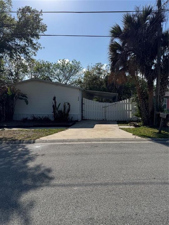 Active With Contract: $155,000 (3 beds, 2 baths, 1296 Square Feet)