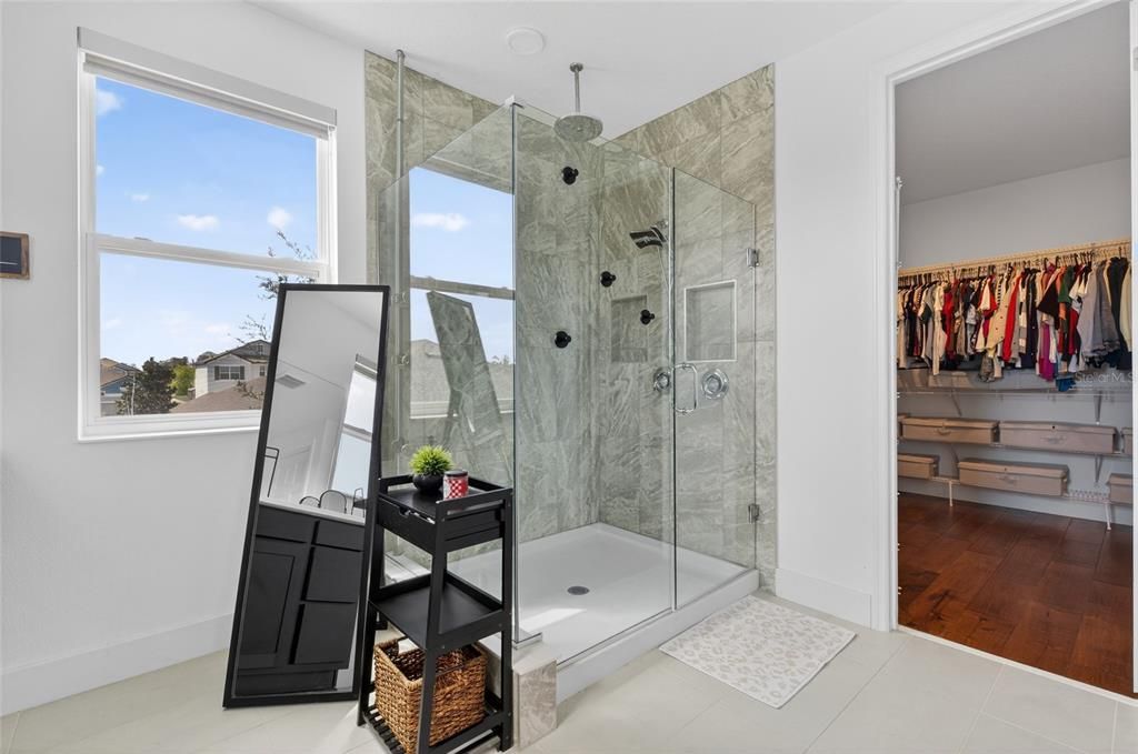 En Venta: $1,084,999 (5 camas, 4 baños, 3617 Pies cuadrados)