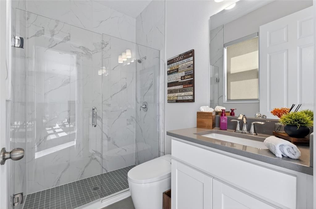 En Venta: $1,084,999 (5 camas, 4 baños, 3617 Pies cuadrados)