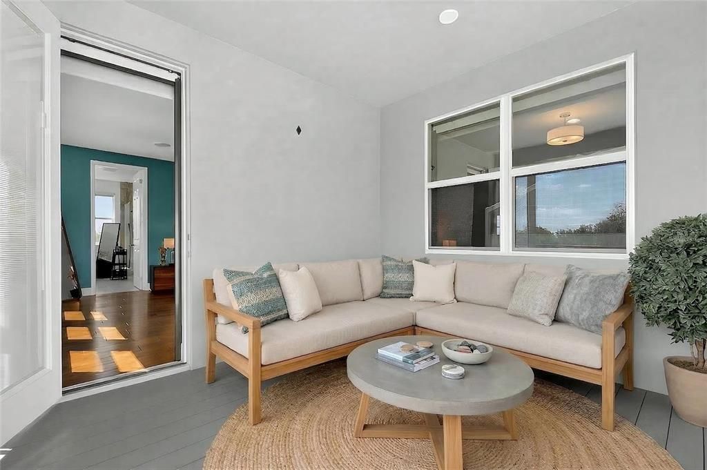 En Venta: $1,084,999 (5 camas, 4 baños, 3617 Pies cuadrados)