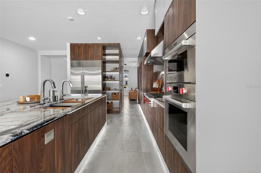 En Venta: $1,084,999 (5 camas, 4 baños, 3617 Pies cuadrados)
