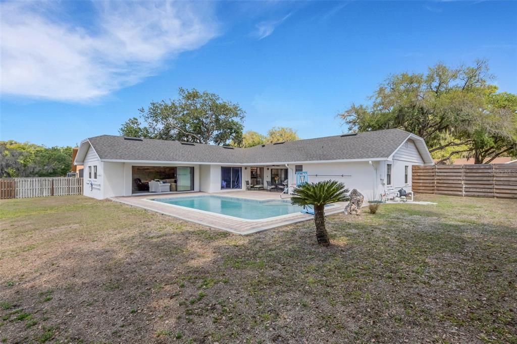 Activo con contrato: $579,900 (4 camas, 3 baños, 2725 Pies cuadrados)