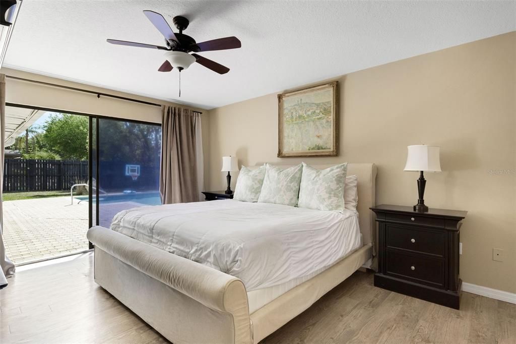 Activo con contrato: $579,900 (4 camas, 3 baños, 2725 Pies cuadrados)