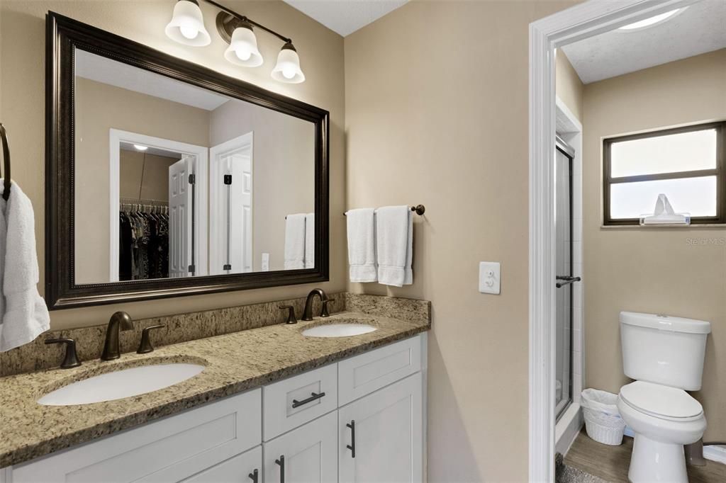 Activo con contrato: $579,900 (4 camas, 3 baños, 2725 Pies cuadrados)