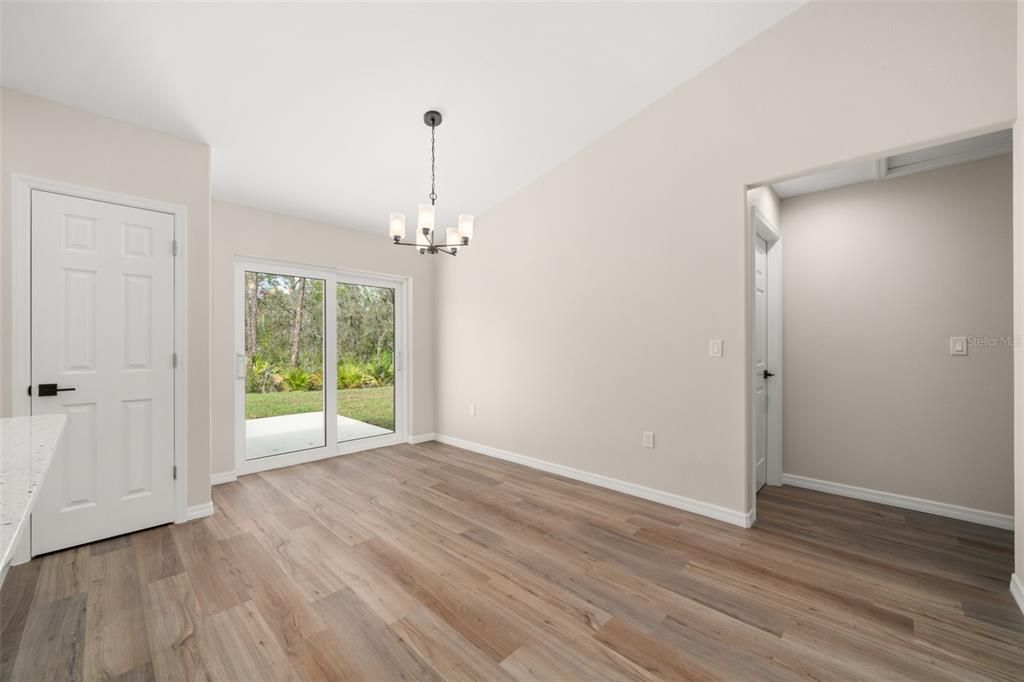 Active With Contract: $324,900 (3 beds, 2 baths, 1445 Square Feet)