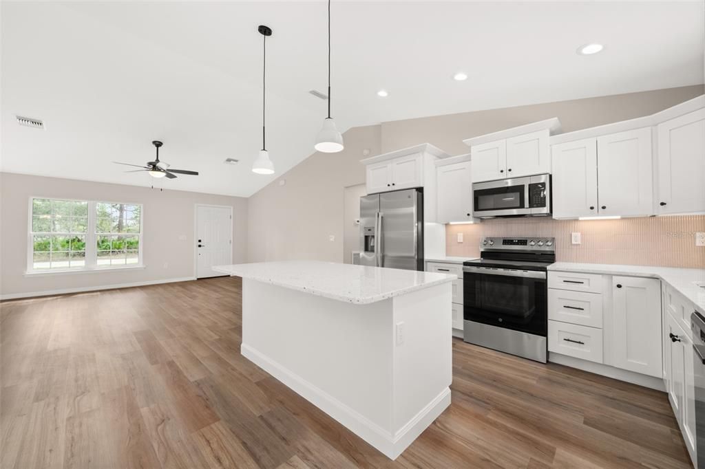 Active With Contract: $324,900 (3 beds, 2 baths, 1445 Square Feet)