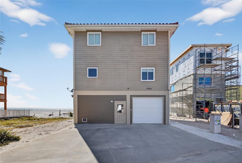 For Sale: $3,650,000 (4 beds, 3 baths, 2128 Square Feet)